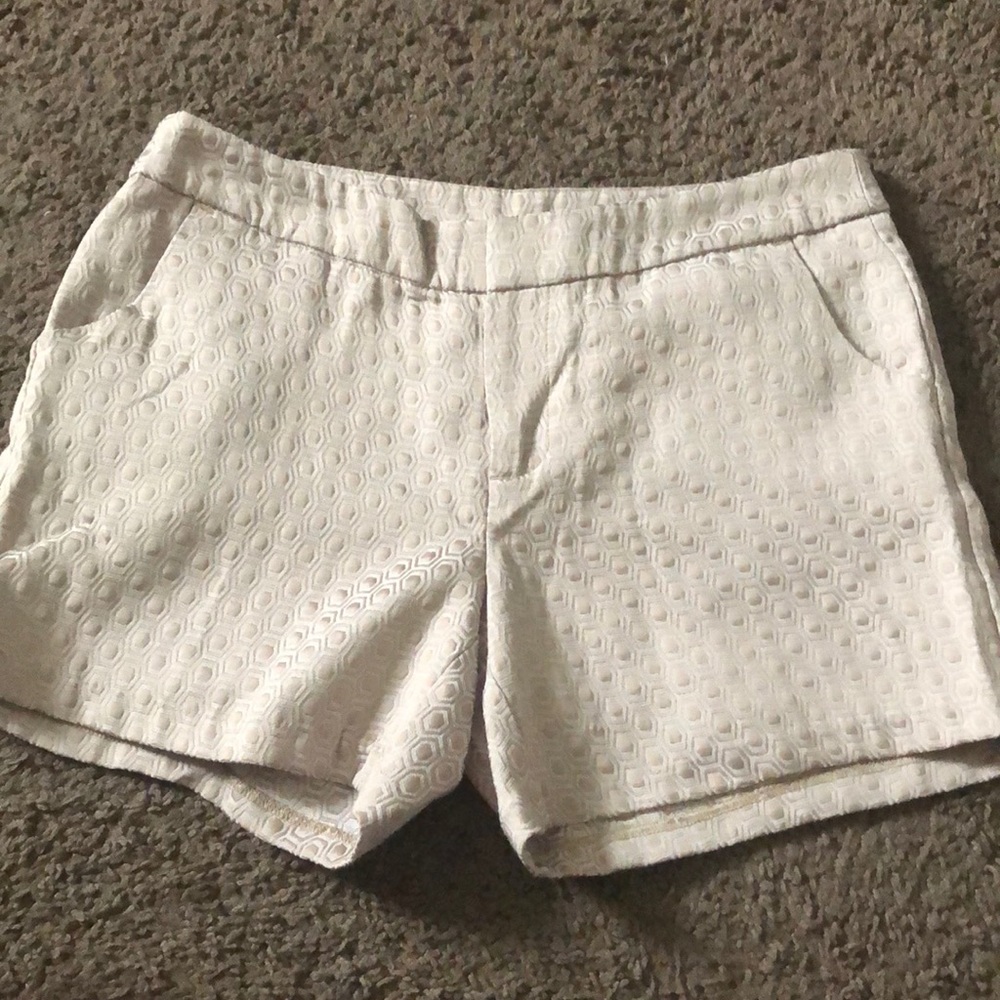 Tan/Cream patterned shorts